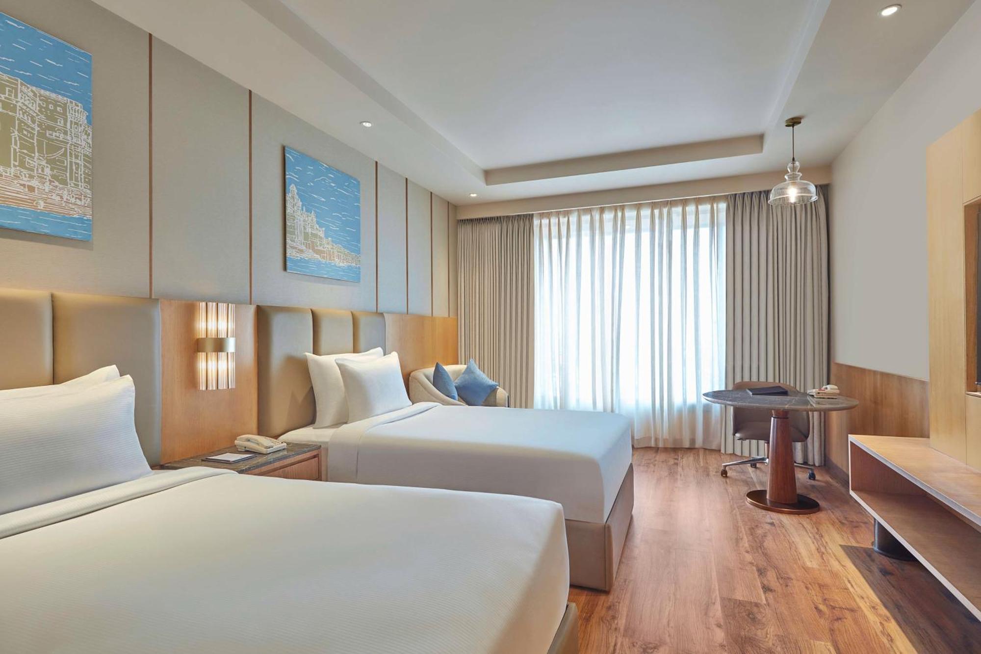 Doubletree By Hilton Bénarès Extérieur photo