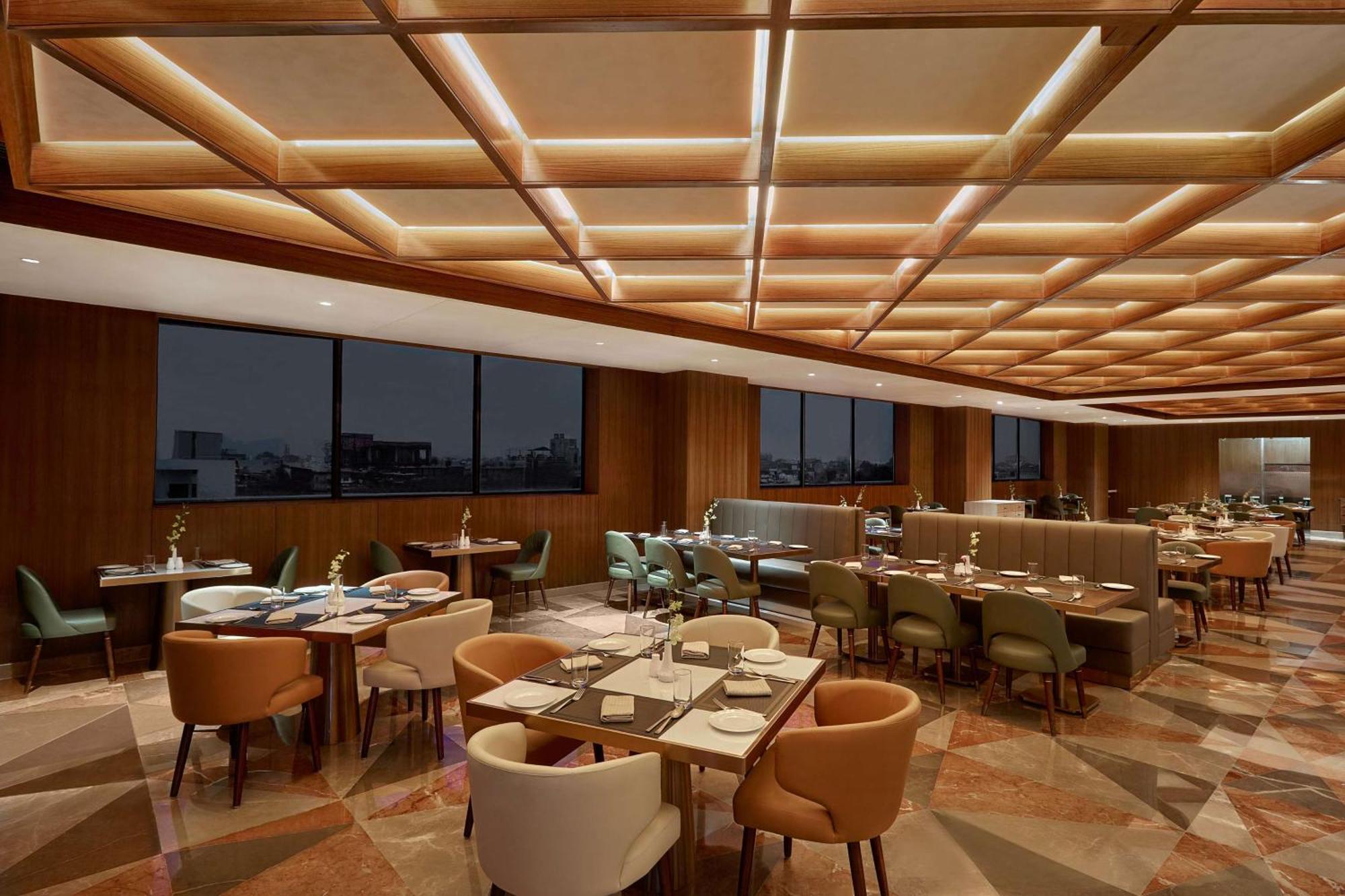 Doubletree By Hilton Bénarès Extérieur photo