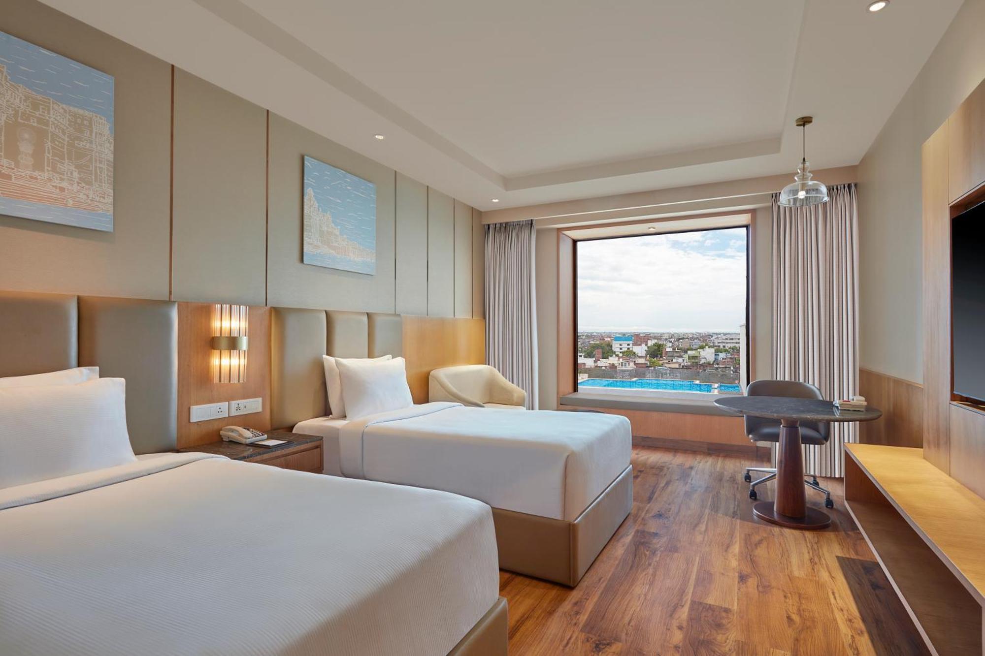 Doubletree By Hilton Bénarès Extérieur photo