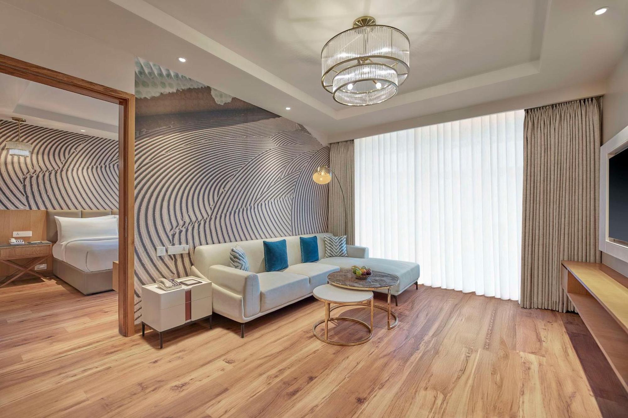 Doubletree By Hilton Bénarès Extérieur photo